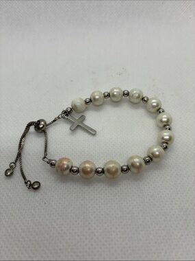 Pearl Bead Bracelet with Cross Charm - White